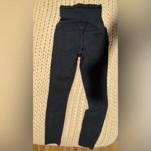 A Pea I’m the Pod Maternity Jeans size 26